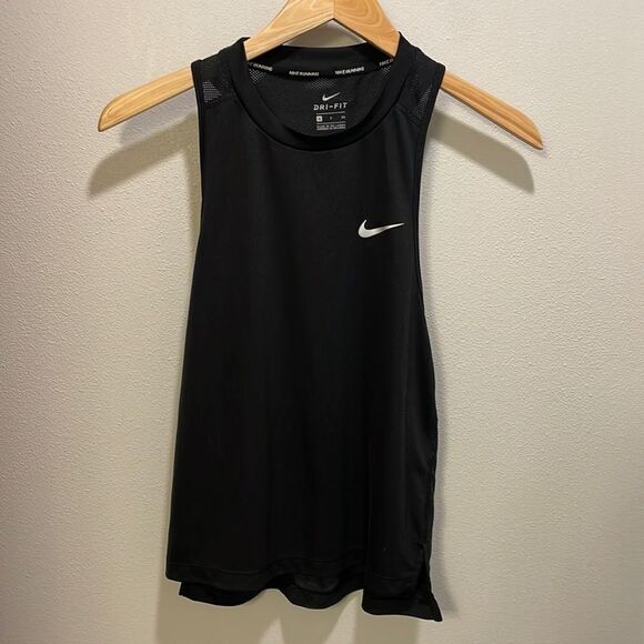 Nike Tops - Nike Dri Fit woman’s black tank top